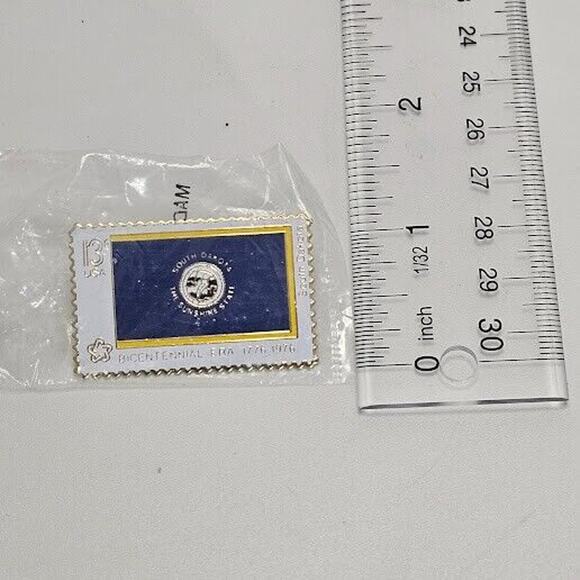 Set of 2 USPS 13 Cent BICENTENNIAL Stamp Enamel Lapel PIN/Pinback South Dakota - Picture 6 of 8